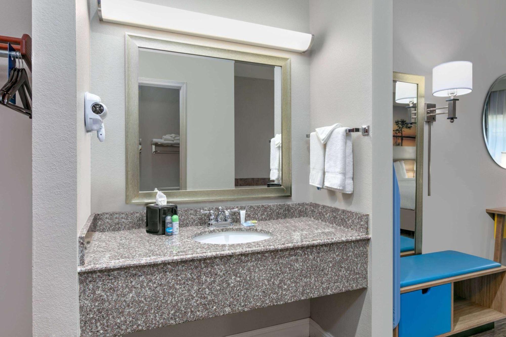 Days Inn & Suites By Wyndham Cabot Exterior foto